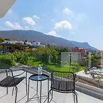 Queen's Gem Luxury - Heated Jacuzzi & Pool Villa *