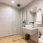 Queen's Gem Luxury - Heated Jacuzzi & Pool *