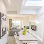 Queen's Gem Luxury - Heated Jacuzzi & Pool
