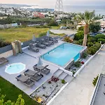 Villa Queen's Gem Luxury - Heated Jacuzzi & Pool