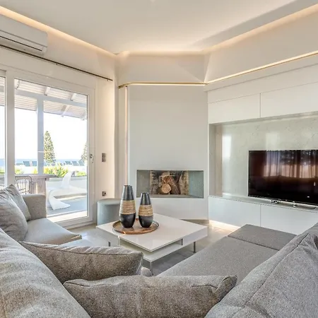 Queen's Gem Luxury - Heated Jacuzzi & Pool Villa