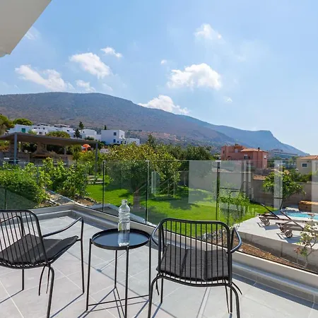 Queen's Gem Luxury - Heated Jacuzzi & Pool Villa *