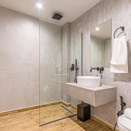 Queen's Gem Luxury - Heated Jacuzzi & Pool *