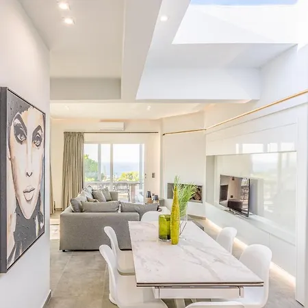 Queen's Gem Luxury - Heated Jacuzzi & Pool