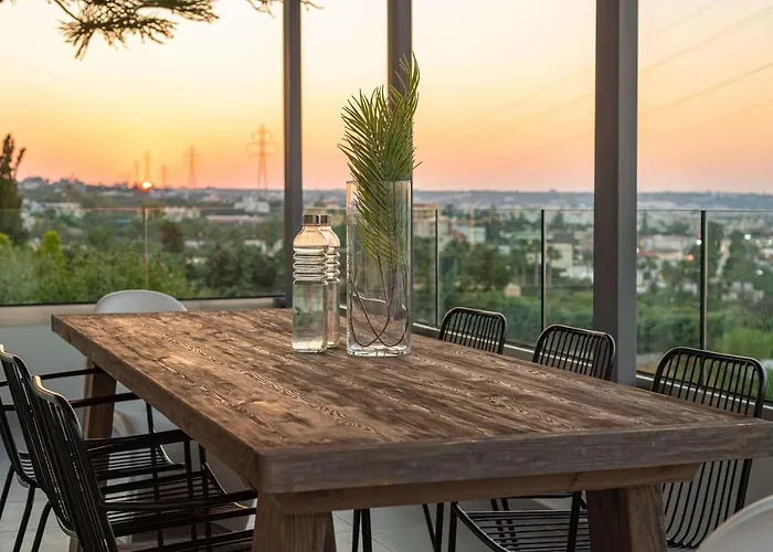 Queen's Gem Luxury - Heated Jacuzzi & Pool Villa *