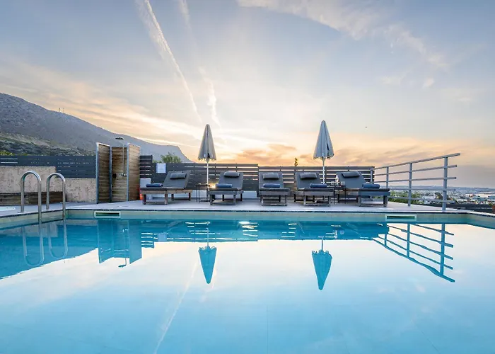 Queen's Gem Luxury - Heated Jacuzzi & Pool Villa