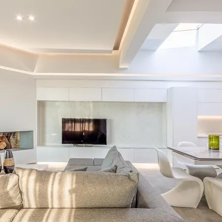 Queen's Gem Luxury - Heated Jacuzzi & Pool Βίλα