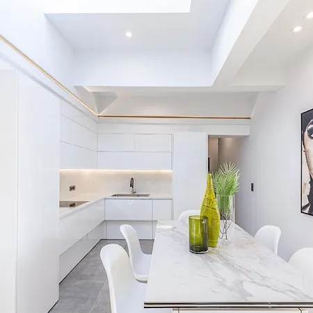 Queen's Gem Luxury - Heated Jacuzzi & Pool Villa