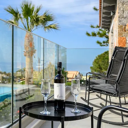 Queen's Gem Luxury - Heated Jacuzzi & Pool * Hersonissos (Crete)