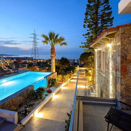 Queen's Gem Luxury - Heated Jacuzzi & Pool Βίλα