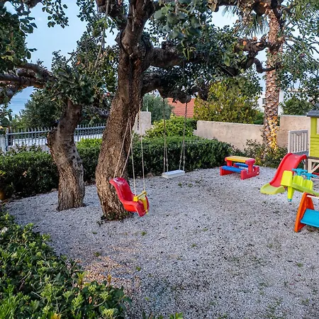 Βίλα Queen's Gem Luxury - Heated Jacuzzi & Pool Χερσόνησος