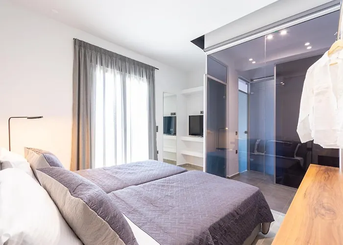 Queen's Gem Luxury - Heated Jacuzzi & Pool Vila *