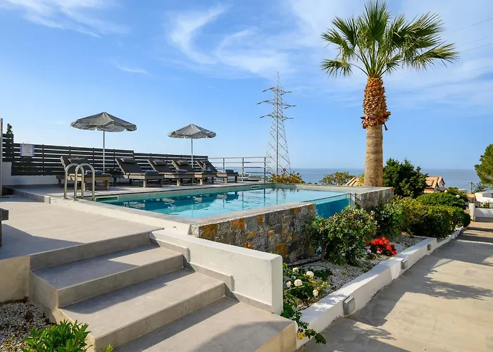 Queen's Gem Luxury - Heated Jacuzzi & Pool *