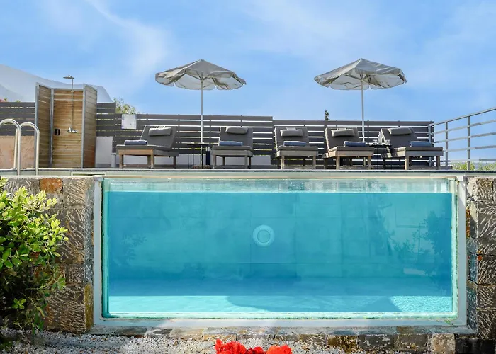 Queen's Gem Luxury - Heated Jacuzzi & Pool Vila