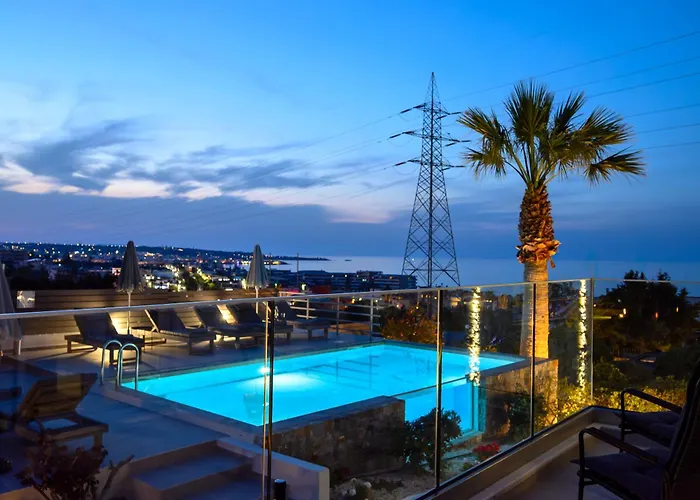 Queen's Gem Luxury - Heated Jacuzzi & Pool *