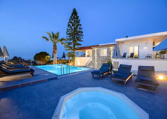 Queen's Gem Luxury - Heated Jacuzzi & Pool فيلة