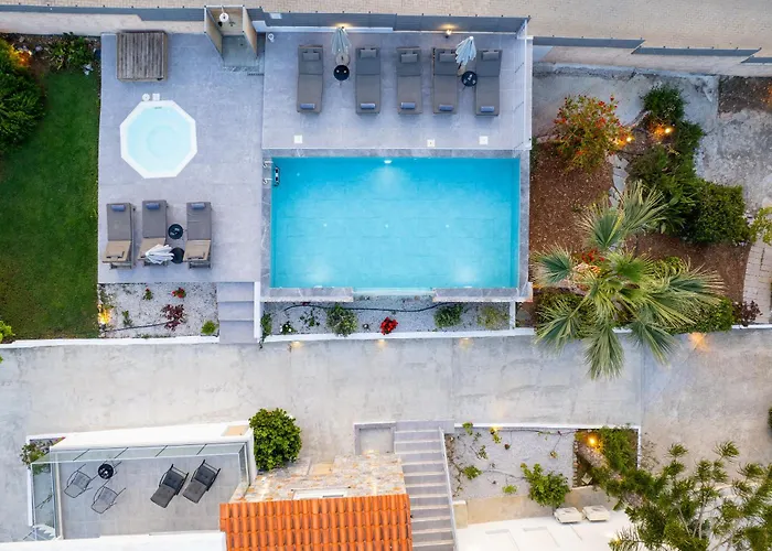 Queen's Gem Luxury - Heated Jacuzzi & Pool * خيرسونِسوس